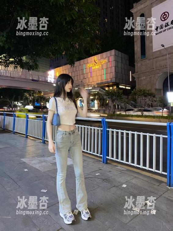166fun上的瓜太多，我每天盯着屏幕看，好像被吸进去了一样——你们也是吗？