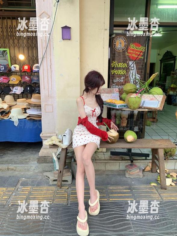 观看1970s蜜桃色，黑料满天飞，这次的瓜得咬得认真点哦！