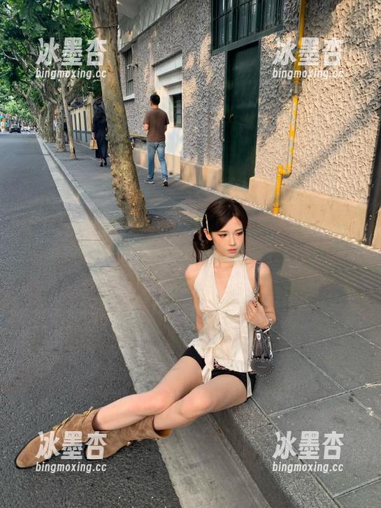 1970s蜜桃色 碰到的话题:1970s蜜桃色中的黑料线路,你能猜到有多魔幻吗?