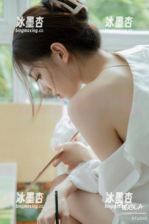低头刷51今日吃瓜苹果版，竟然被爆料惊得差点掉下手机，心里乱七八糟的！