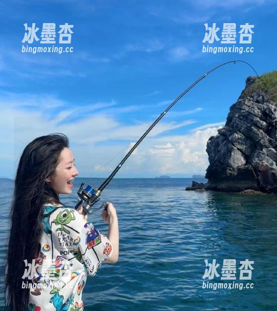 51吃瓜 每次打开51吃瓜苹果版,黑料都像调皮的小猫咪,不停撩拨我的好奇心,真是受不了!