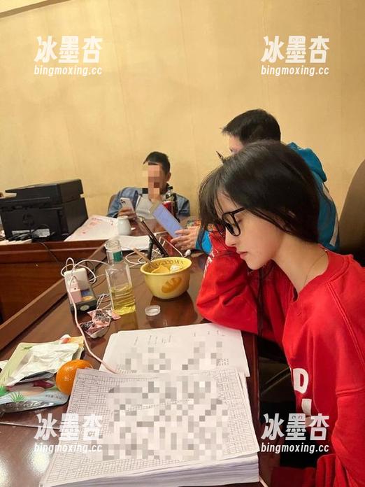 这时候不下载“56吃瓜网”，就指着老天发呆，瓜都飞走了好吗？