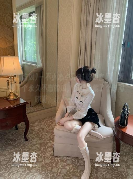 一不小心点开91吃瓜官网，发现了个永久不删的瓜，仿佛隐藏了个时间胶囊，让人小心翼翼。