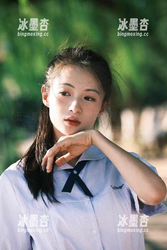 五一吃瓜 看完五一吃瓜的视频,娜娜又给我换了一种理解爱情的方式,哈哈