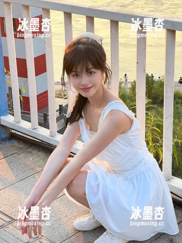 吃瓜中心 终于弄明白,“517吃瓜中心”里的信息,“永不迷路”只要给我一点点时间!