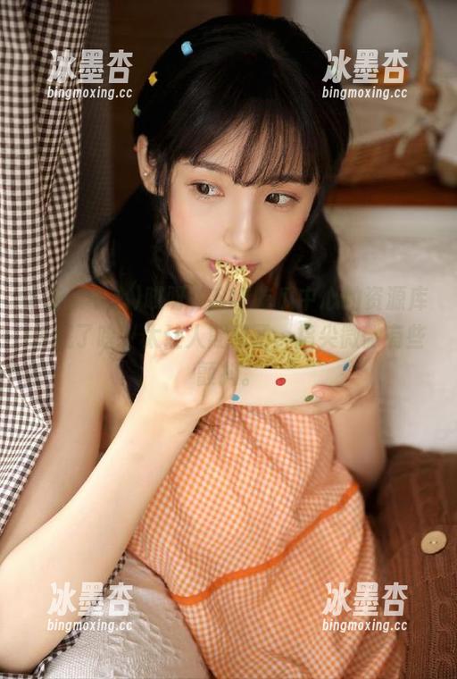 吃瓜中心 哎呀,517吃瓜中心的资源库里藏了啥?太让人期待了,指尖微微有些颤抖。