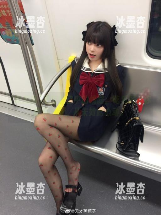 吃瓜网 平行时空中的线路:吃瓜网让你曝料八卦,从未如此心动。