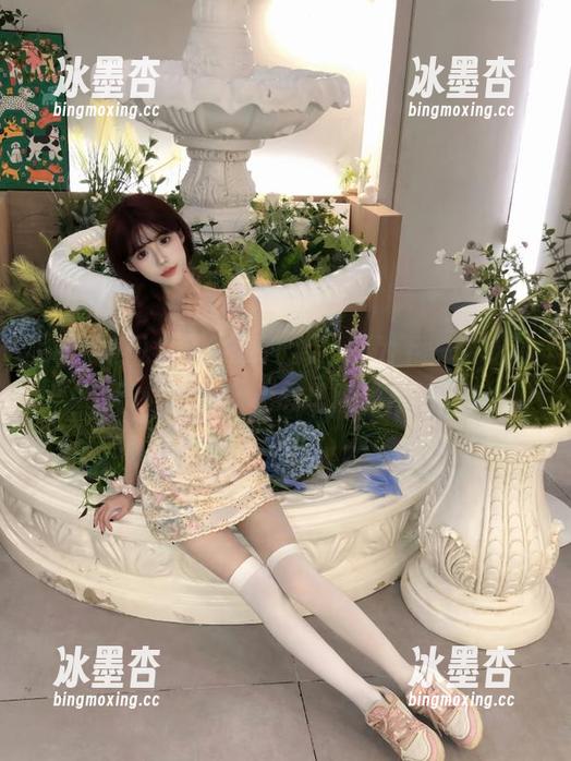 吃瓜网 疯狂刷新网页,只为下一条吃瓜网app爆料,心里隐隐期待。