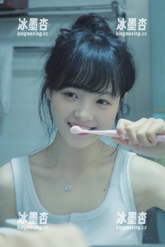 最新小道消息，17爆料吃瓜网友集体狂欢中