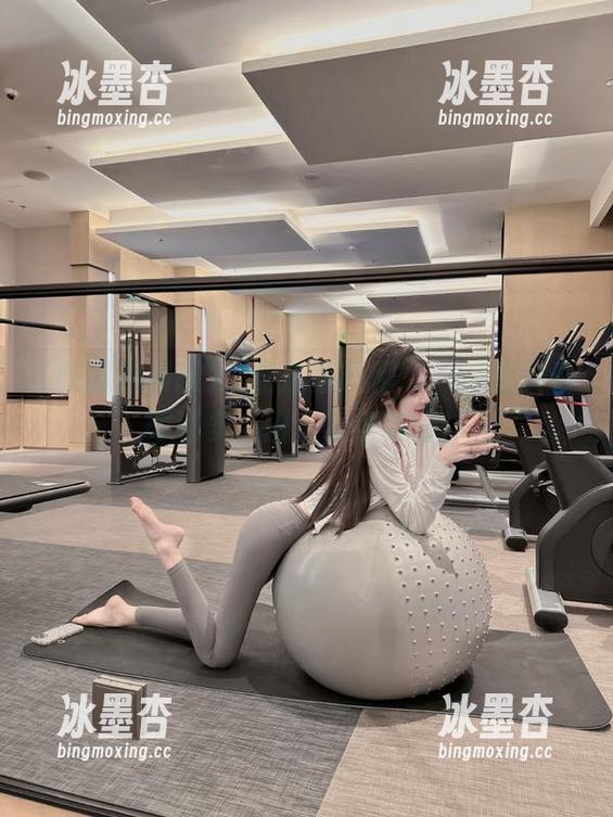 “吃瓜黑料网”——黑料看得越多，山上长得越好！