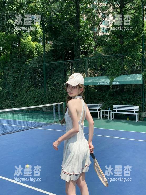 “我爱五一吃瓜王”：瓜的芬芳，直达心底那点小期待。