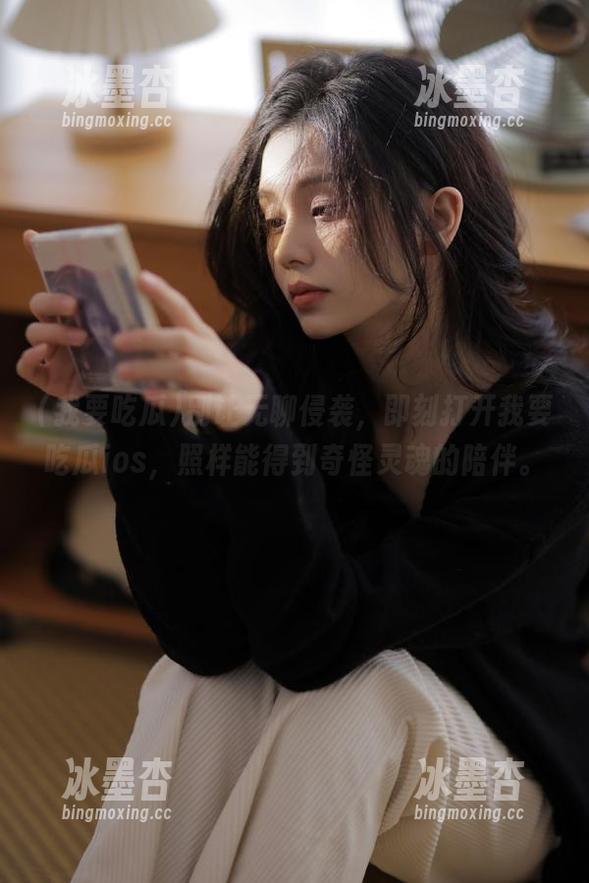 我要吃瓜 别让无聊侵袭,即刻打开我要吃瓜ios,照样能得到奇怪灵魂的陪伴。
