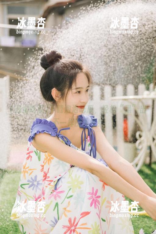 下载泡泡吃瓜，轻松“黑”出不一样的人生！