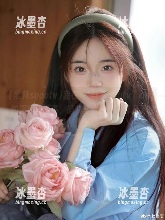 我在“黑料soootv”app的深渊里游荡，脑袋里竟出现了剪刀手的奇怪想法……