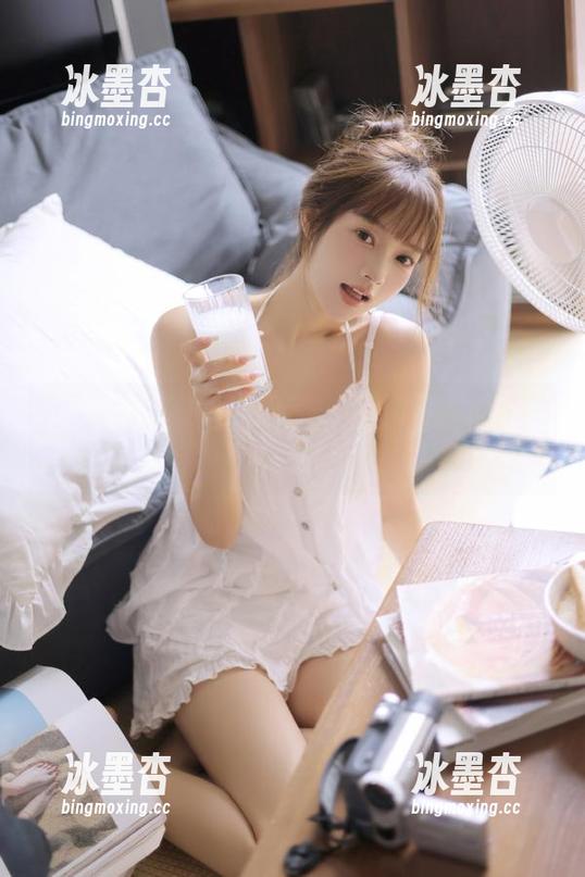 深夜在线翻黑料网网页，心里一阵躁动