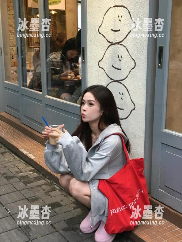 黑料网站 今天观看黑料网站,居然发现之前的某段瓜还没吃完…